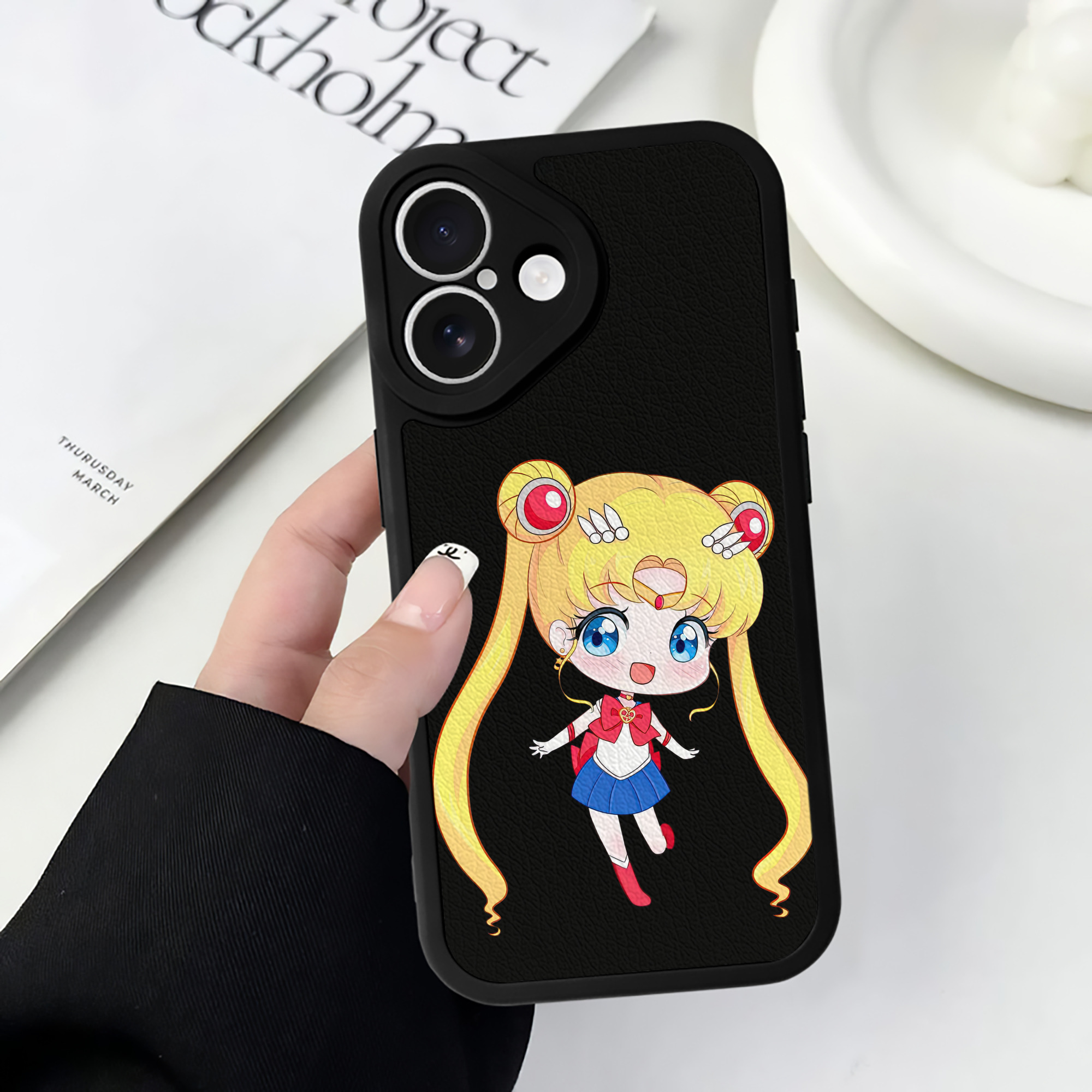 （画像用） 美少女戦士セーラームーン 月野 うさぎ つきの うさぎ Sailor Moon Tsukino Usagi 【iPhone 16シリーズ対応】シリコンスマホケース（レザー調） 材質：シリコン